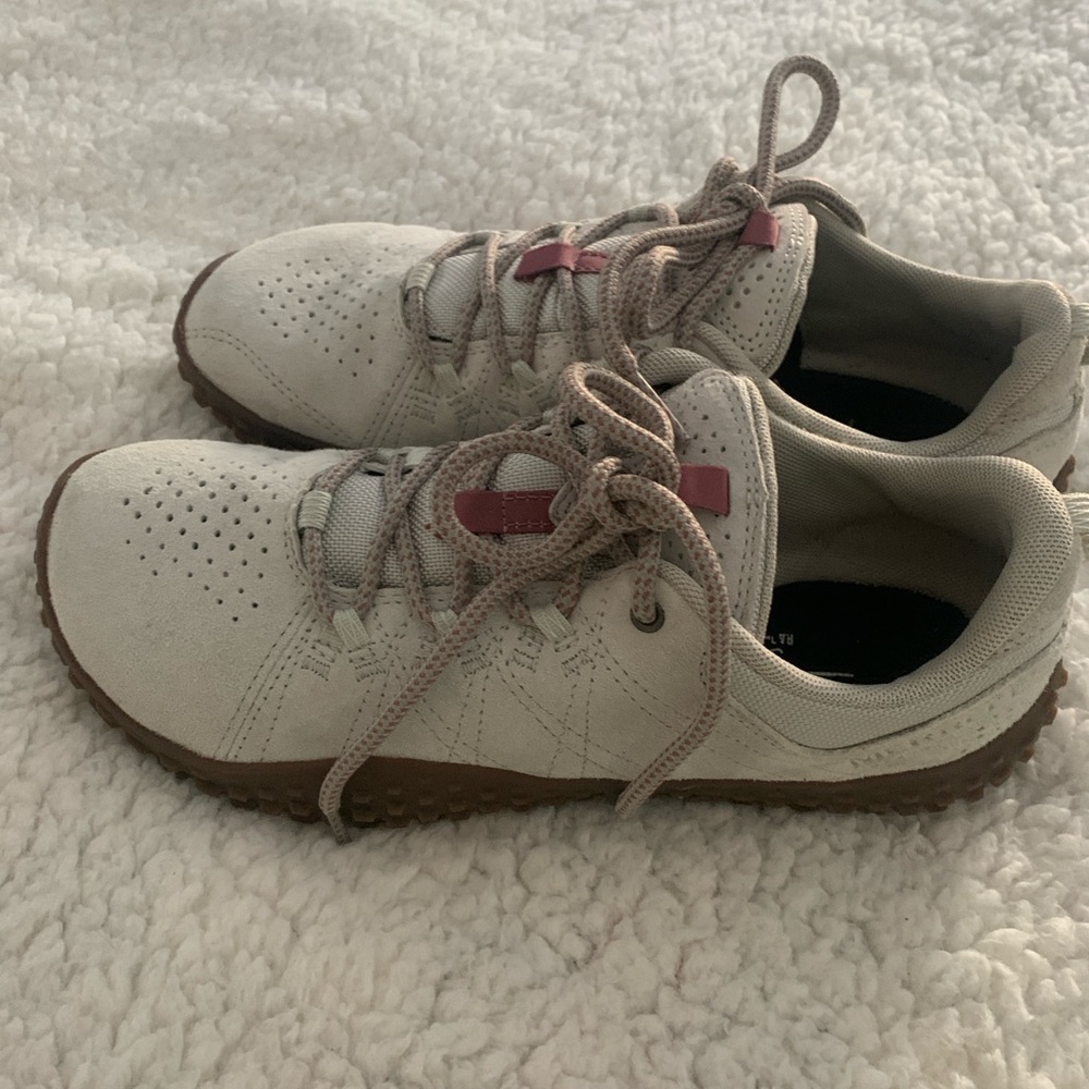 NOT FOR SALE. Posted twice and can't delete because of active offers.
